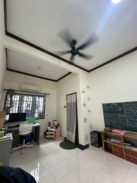 Semi-Detached House for Sale in Klang (Selangor) - Yogesvaran Poovan - Study - PropertyGuru.com.my