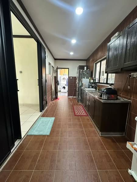 Semi-Detached House for Sale in Klang (Selangor) - Yogesvaran Poovan - Kitchen - PropertyGuru.com.my