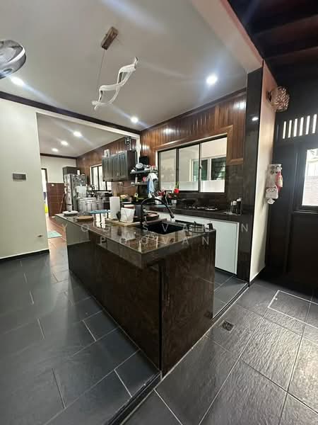 Semi-Detached House for Sale in Klang (Selangor) - Yogesvaran Poovan - Kitchen - PropertyGuru.com.my