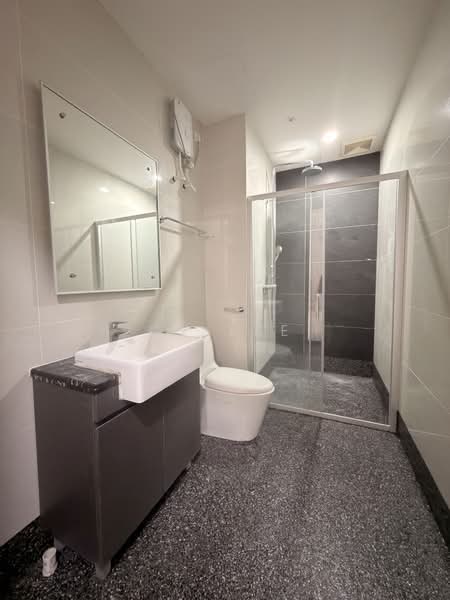 Kondominium untuk Dijual di Amberside @ Country Garden Danga Bay - CY LEE - Bathroom - PropertyGuru.com.my