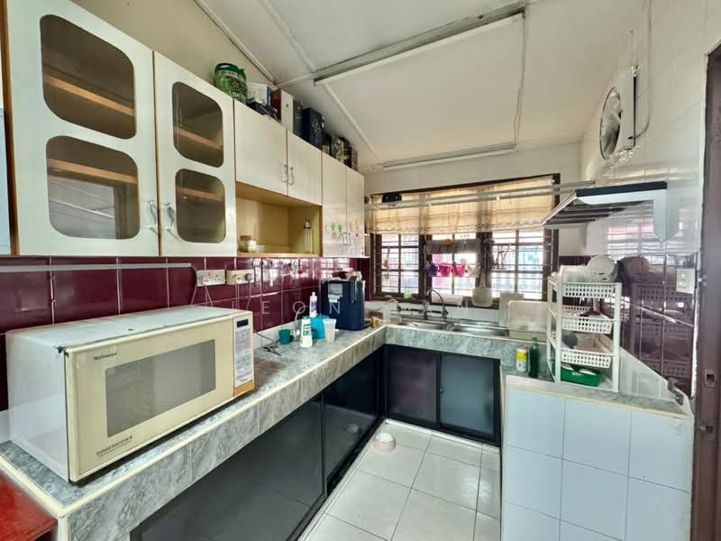 Rumah Teres 1.5-Tingkat untuk Disewa di Tabuan Laru (Kuching) - Leon Tan - Kitchen - PropertyGuru.com.my