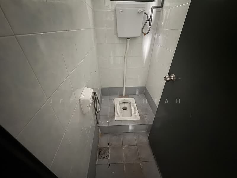 Pejabat untuk Disewa di Fraser Business Park (Kuala Lumpur) - Jeffrey Cheah - Bathroom - PropertyGuru.com.my