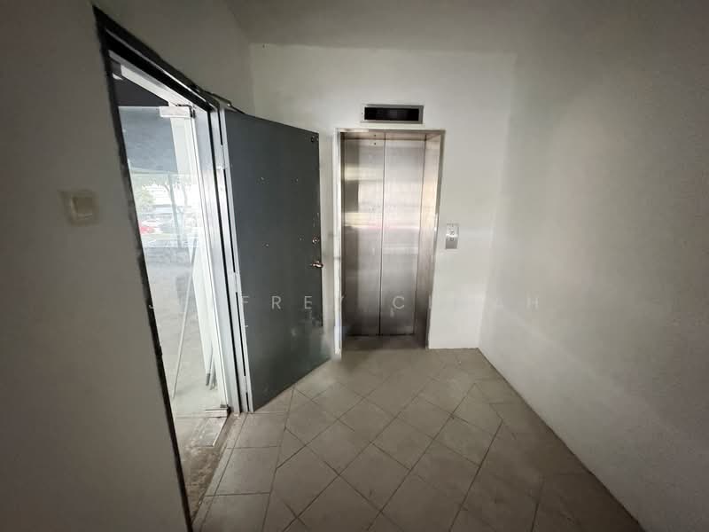 Pejabat untuk Disewa di Fraser Business Park (Kuala Lumpur) - Jeffrey Cheah - Corridor - PropertyGuru.com.my