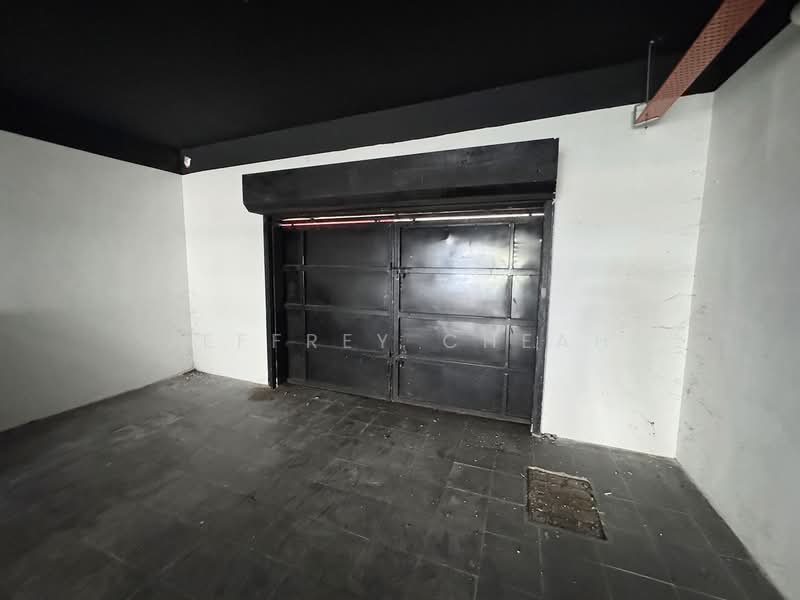 Shop for Rent in Fraser Business Park (Kuala Lumpur) - Jeffrey Cheah - Car Park - PropertyGuru.com.my