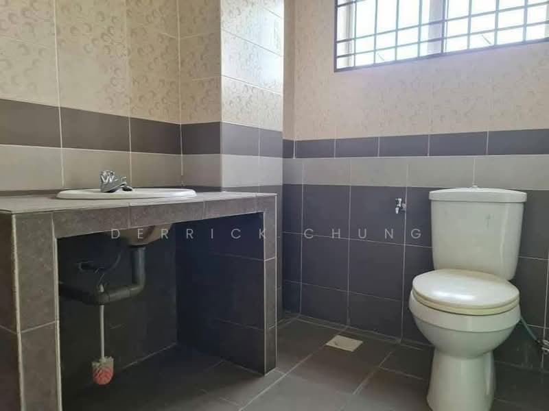 Rumah Teres 2 Tingkat untuk Dijual di Taman Perpaduan Koperasi (Tambun) - Derrick Chung - Bathroom - PropertyGuru.com.my