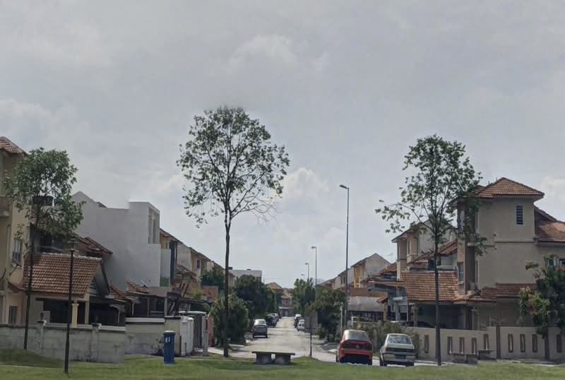 Rumah Teres untuk Dijual di Taman Aman Putra (Puchong) - Robin Loh - PropertyGuru.com.my