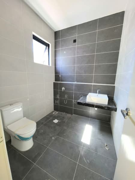 Semi-Detached House for Sale in Ipoh (Perak) - Derrick Chung - Bathroom - PropertyGuru.com.my