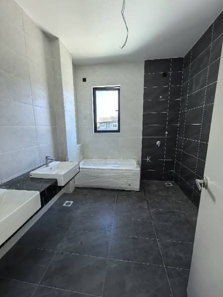 Semi-Detached House for Sale in Ipoh (Perak) - Derrick Chung - Bathroom - PropertyGuru.com.my