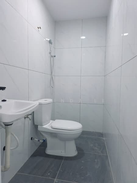 Rumah Teres 2 Tingkat untuk Dijual di Taman Seri Senai (Senai) - Melinda Ee - Bathroom - PropertyGuru.com.my
