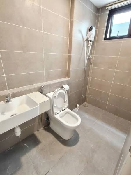 Kondominium untuk Disewa di d'Millenia Residences - Leon Tan - Bathroom - PropertyGuru.com.my