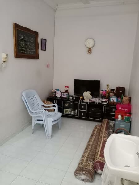 Rumah Teres 1 Tingkat untuk Dijual di Kangkar Pulai (Skudai) - Kuu Chin - Living Room - PropertyGuru.com.my