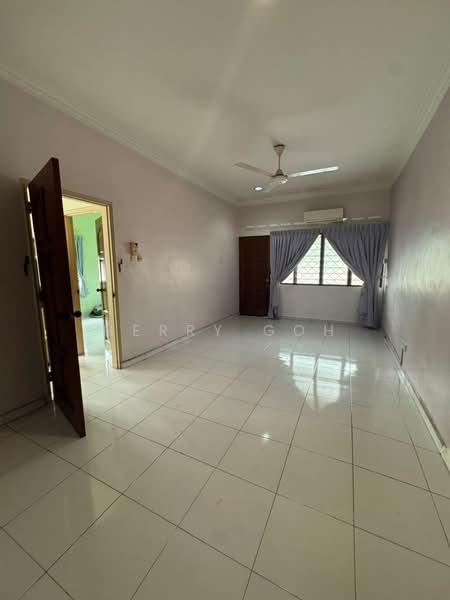 Rumah Teres 2 Tingkat untuk Dijual di Taman Pelangi (Johor Bahru) - Herry Goh - Living Room - PropertyGuru.com.my