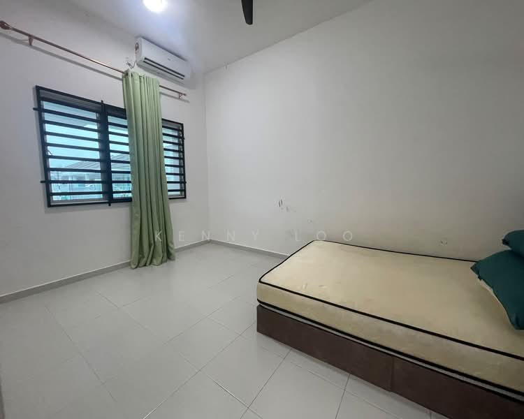 Rumah Teres 1 Tingkat untuk Disewa di Kuantan (Pahang) - Kenny Loo - Bedroom - PropertyGuru.com.my