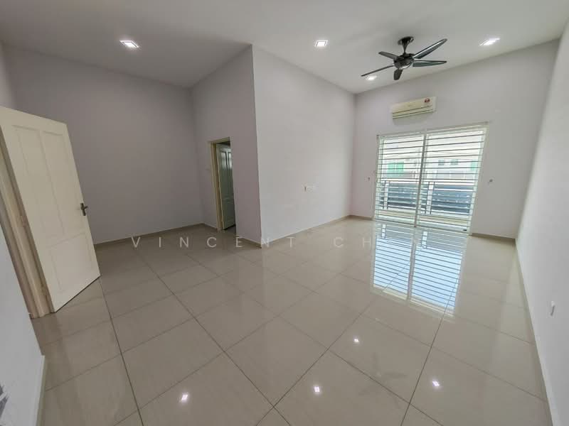 2-storey Terraced House for Sale in Seri Beringin (Lahat) - Vincent Chin - Living Room - PropertyGuru.com.my