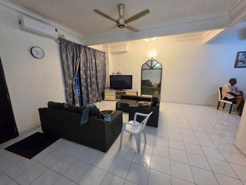 Rumah Teres 2 Tingkat untuk Dijual di Bukit Kecil (Bukit Mertajam) - Shirley Teh - Living Room - PropertyGuru.com.my