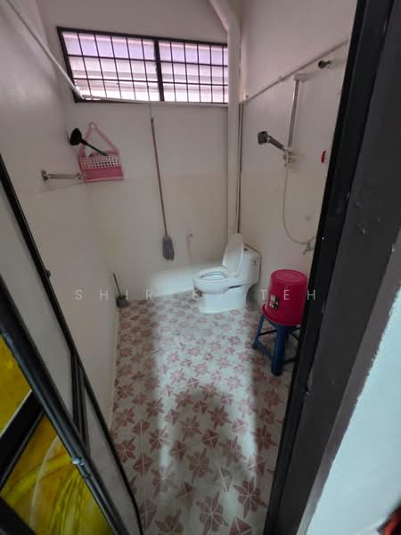 Rumah Teres 2 Tingkat untuk Dijual di Bukit Kecil (Bukit Mertajam) - Shirley Teh - Bathroom - PropertyGuru.com.my