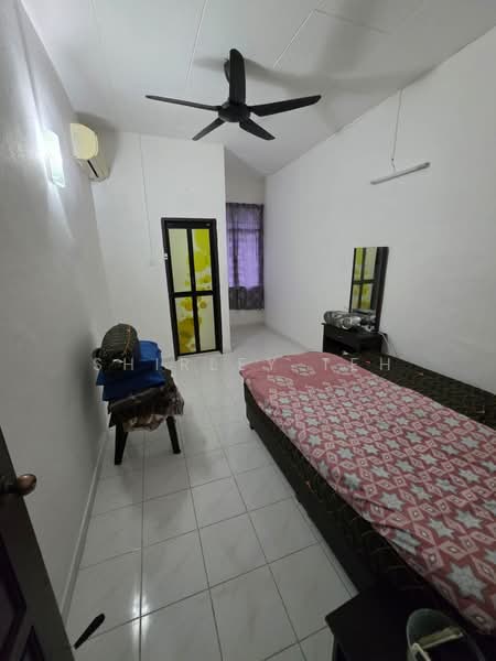 Rumah Teres 2 Tingkat untuk Dijual di Bukit Kecil (Bukit Mertajam) - Shirley Teh - Bedroom - PropertyGuru.com.my