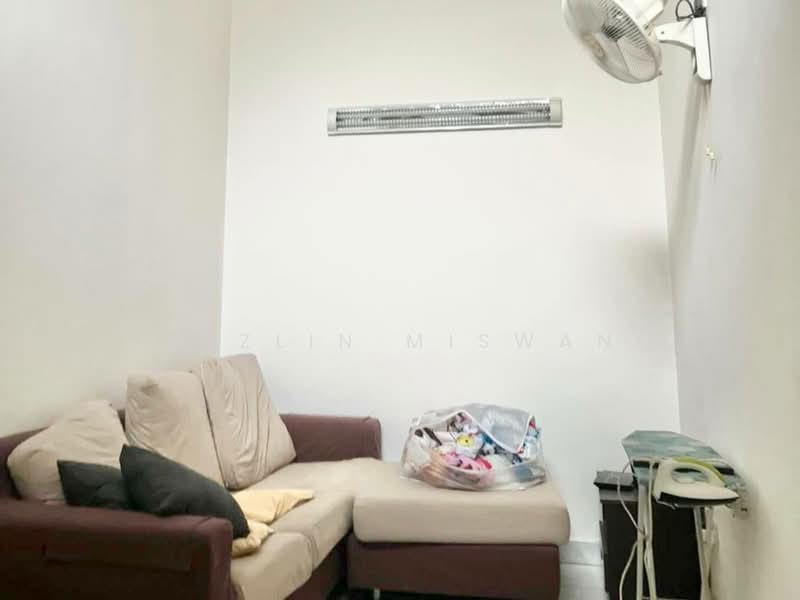 2-storey Terraced House for Sale in Taman Puncak Jalil (Seri Kembangan) - Hazlin Miswan - Living Room - PropertyGuru.com.my