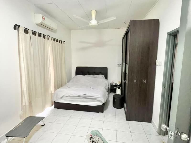 2-storey Terraced House for Sale in Taman Puncak Jalil (Seri Kembangan) - Hazlin Miswan - Bedroom - PropertyGuru.com.my