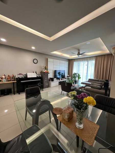 Servis Apartment untuk Dijual di Medalla @ Oasis Corporate Park - CH LEE - Living Room - PropertyGuru.com.my