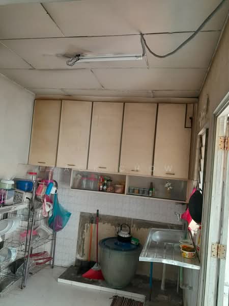 Rumah Flat untuk Dijual di Taman Cempaka - Zack Chow - Kitchen - PropertyGuru.com.my