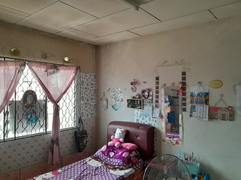 Rumah Flat untuk Dijual di Taman Cempaka - Zack Chow - Bedroom - PropertyGuru.com.my