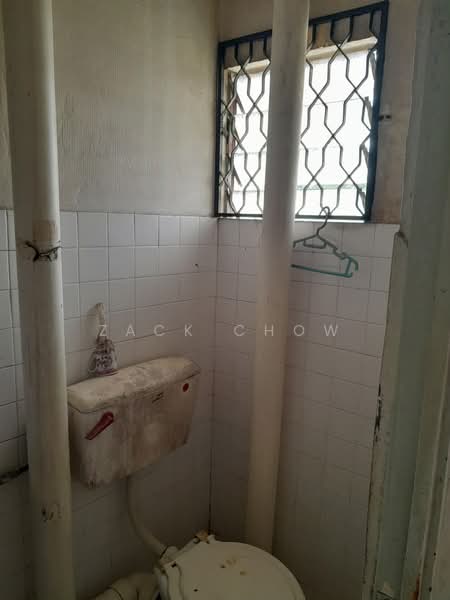 Rumah Flat untuk Dijual di Taman Cempaka - Zack Chow - Bathroom - PropertyGuru.com.my