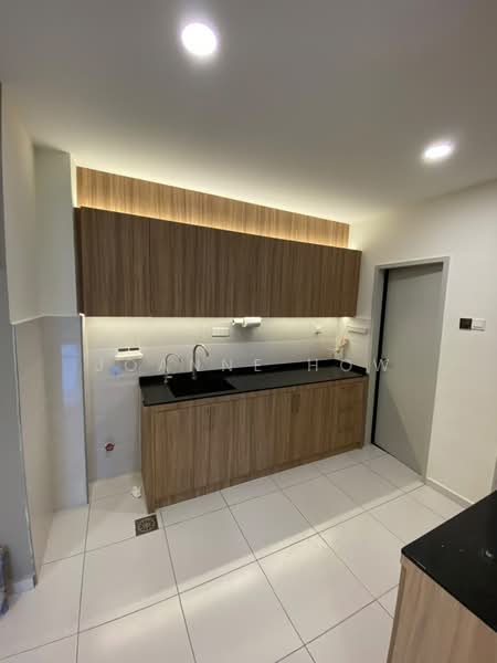 Kondominium untuk Dijual di Grand Residence @ Merak Mas - Joanne How - Kitchen - PropertyGuru.com.my