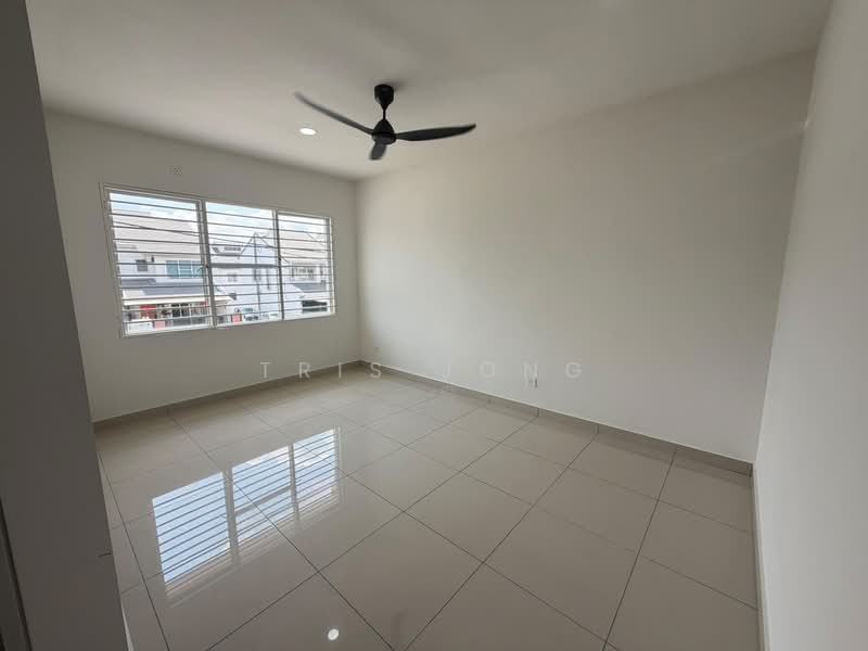 Rumah Teres 2 Tingkat untuk Disewa di Taman Kundang Jaya (Rawang) - Tris Jong - Interior - PropertyGuru.com.my