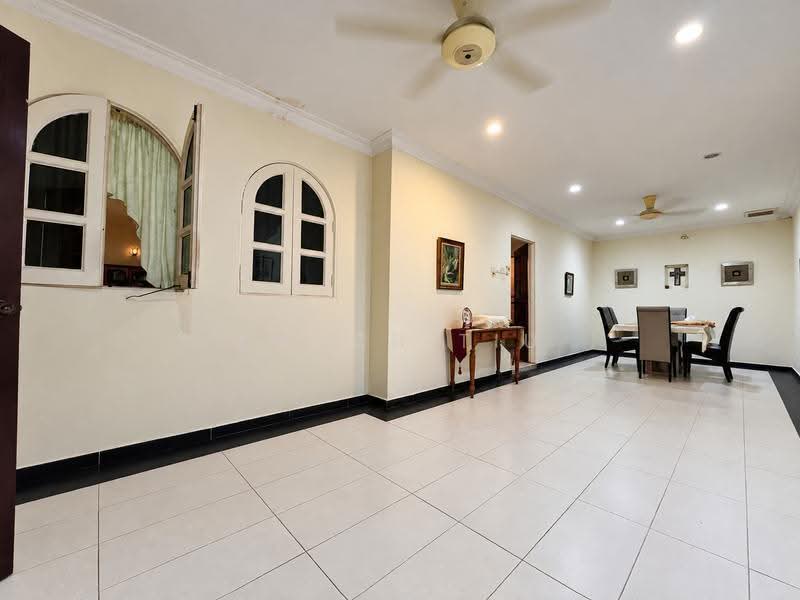 Semi-Detached House for Sale in Tanjung Bungah (Penang) - Enoch Tiu - Living Room - PropertyGuru.com.my