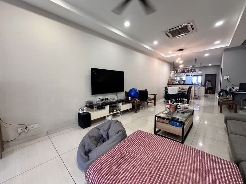 2-storey Terraced House for Sale in Laman Glenmarie (Shah Alam) - Khairil Anwar Sirajudin - Living Room - PropertyGuru.com.my