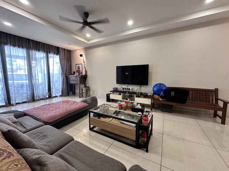 2-storey Terraced House for Sale in Laman Glenmarie (Shah Alam) - Khairil Anwar Sirajudin - Living Room - PropertyGuru.com.my