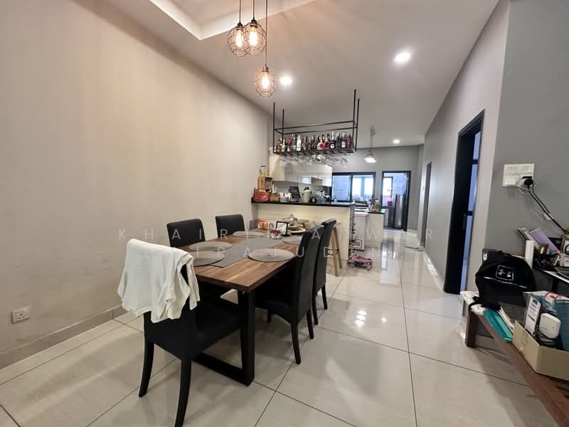2-storey Terraced House for Sale in Laman Glenmarie (Shah Alam) - Khairil Anwar Sirajudin - Dining Room - PropertyGuru.com.my