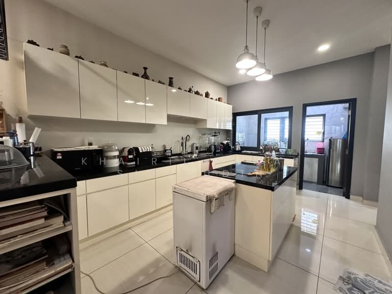 2-storey Terraced House for Sale in Laman Glenmarie (Shah Alam) - Khairil Anwar Sirajudin - Kitchen - PropertyGuru.com.my