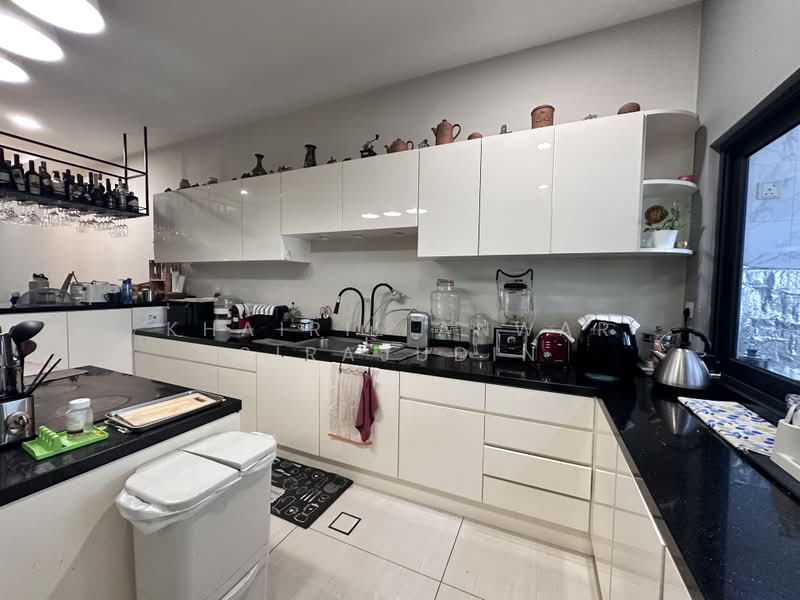 2-storey Terraced House for Sale in Laman Glenmarie (Shah Alam) - Khairil Anwar Sirajudin - Kitchen - PropertyGuru.com.my