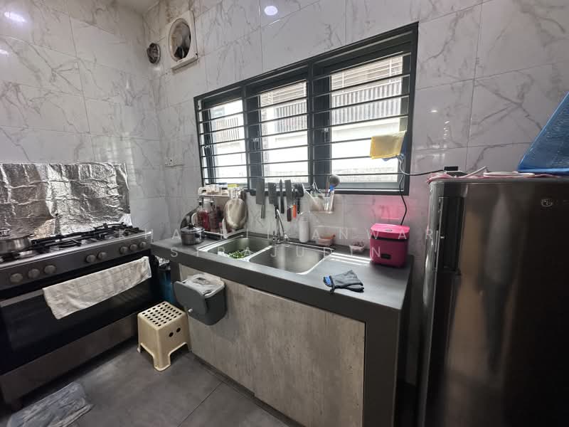 2-storey Terraced House for Sale in Laman Glenmarie (Shah Alam) - Khairil Anwar Sirajudin - Kitchen - PropertyGuru.com.my
