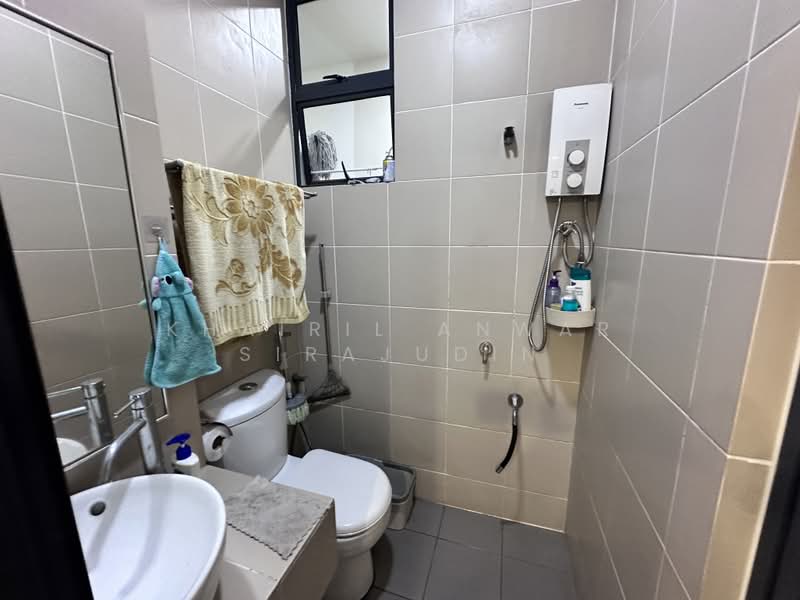 2-storey Terraced House for Sale in Laman Glenmarie (Shah Alam) - Khairil Anwar Sirajudin - Bathroom - PropertyGuru.com.my