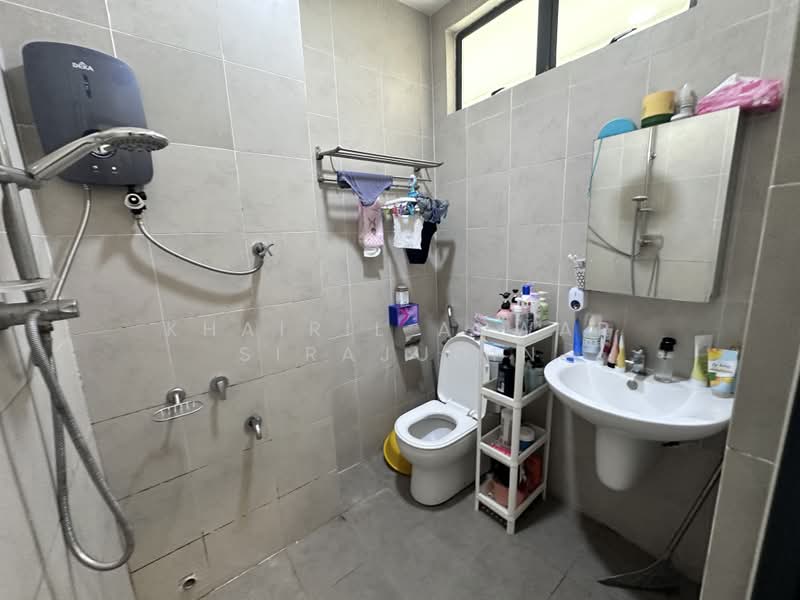 2-storey Terraced House for Sale in Laman Glenmarie (Shah Alam) - Khairil Anwar Sirajudin - Bathroom - PropertyGuru.com.my