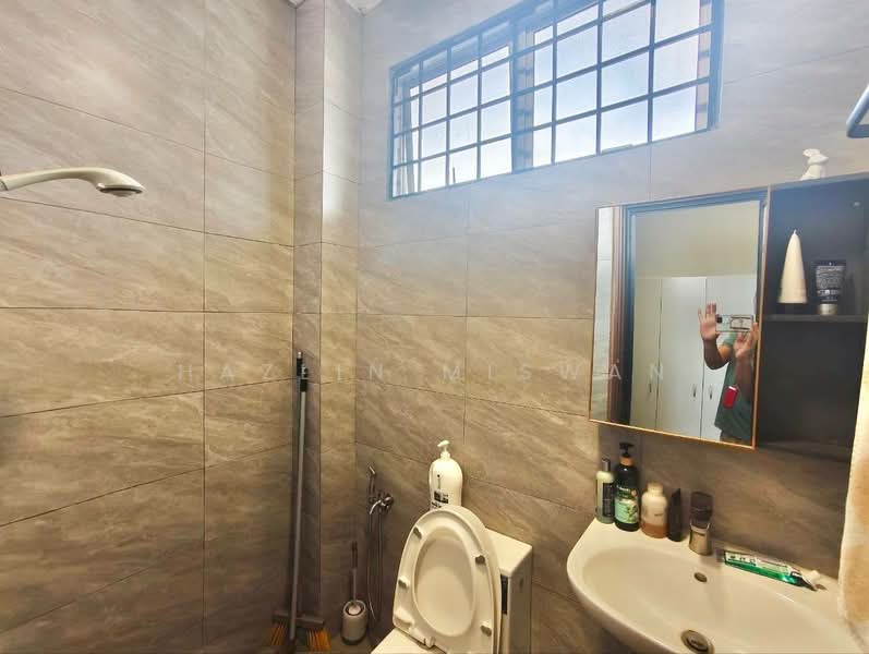Rumah Teres 2 Tingkat untuk Dijual di Taman Puncak Jalil (Seri Kembangan) - Hazlin Miswan - Bathroom - PropertyGuru.com.my