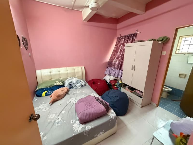 2-storey Terraced House for Sale in Rawang Perdana 2 (Rawang) - Tris Jong - Bedroom - PropertyGuru.com.my
