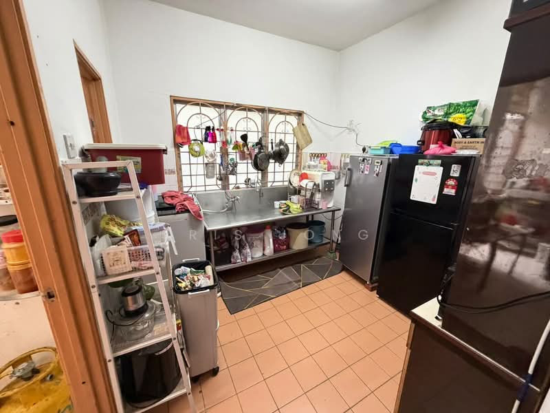 2-storey Terraced House for Sale in Rawang Perdana 2 (Rawang) - Tris Jong - Kitchen - PropertyGuru.com.my