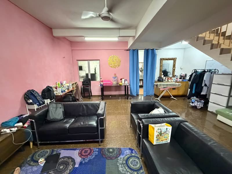 2-storey Terraced House for Sale in Rawang Perdana 2 (Rawang) - Tris Jong - Living Room - PropertyGuru.com.my