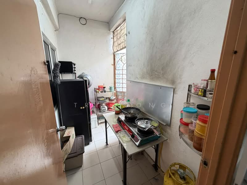2-storey Terraced House for Sale in Rawang Perdana 2 (Rawang) - Tris Jong - Kitchen - PropertyGuru.com.my