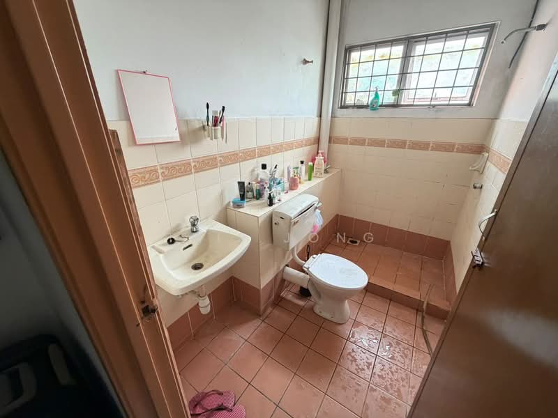 2-storey Terraced House for Sale in Rawang Perdana 2 (Rawang) - Tris Jong - Bathroom - PropertyGuru.com.my