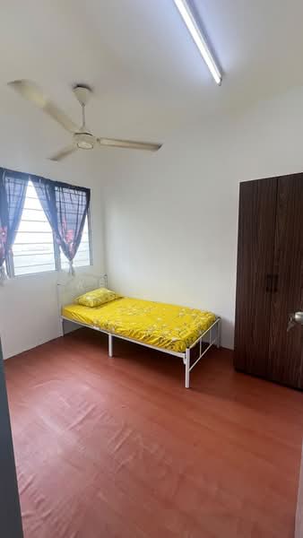 Rumah Flat untuk Disewa di Taman Tasik Utama - Abby Ho - Bedroom - PropertyGuru.com.my