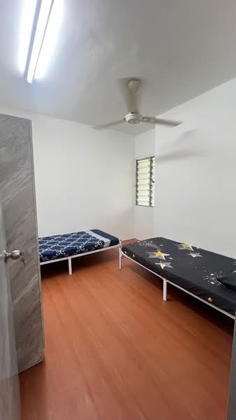 Rumah Flat untuk Disewa di Taman Tasik Utama - Abby Ho - Bedroom - PropertyGuru.com.my