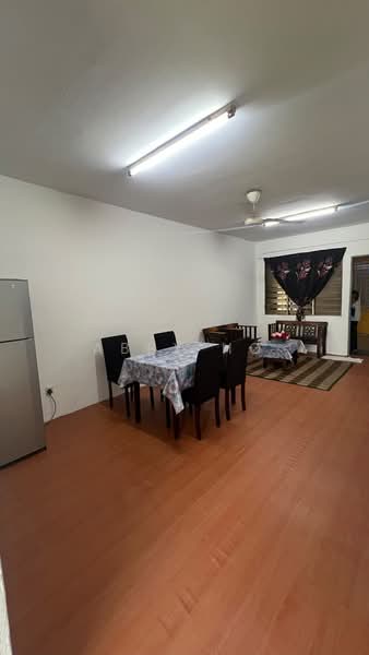 Rumah Flat untuk Disewa di Taman Tasik Utama - Abby Ho - Dining Room - PropertyGuru.com.my