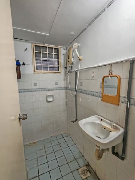 Apartment for Sale at Subang Perdana Goodyear Court 5 - James Loh - Bathroom - PropertyGuru.com.my