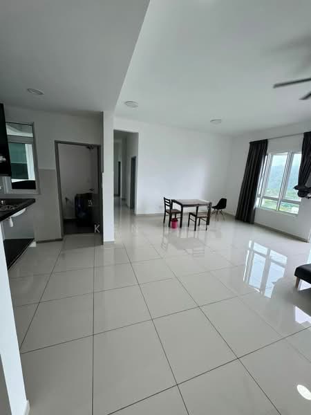 Kondominium untuk Disewa di Iris Residence - Ken Lim - Living Room - PropertyGuru.com.my