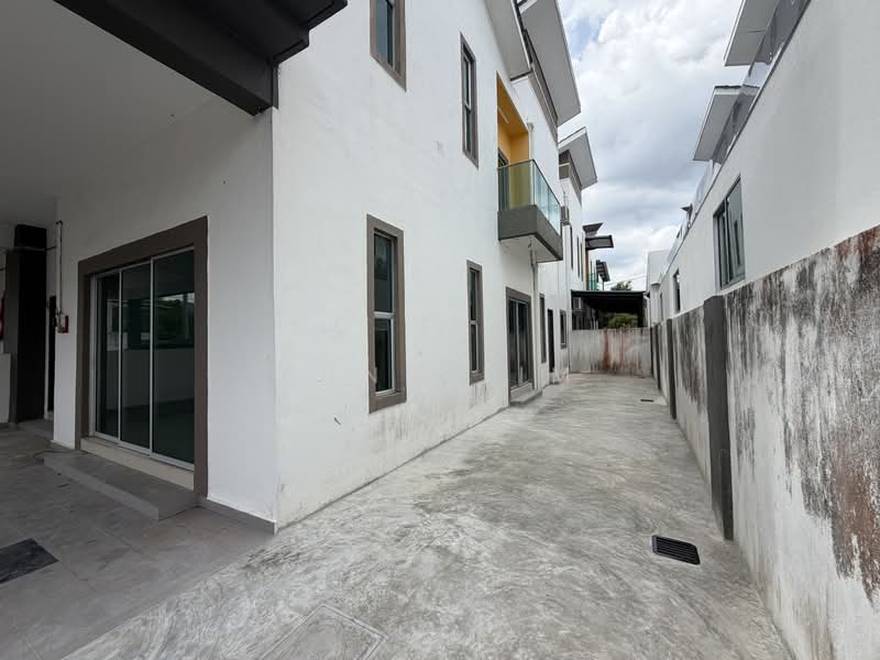 Semi-Detached House for Rent in Taman Taiping Utara (Kamunting) - Fung Lim - Exterior - PropertyGuru.com.my